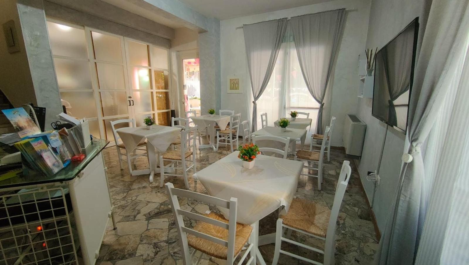 Hotel Eriale Rimini Eksteriør billede