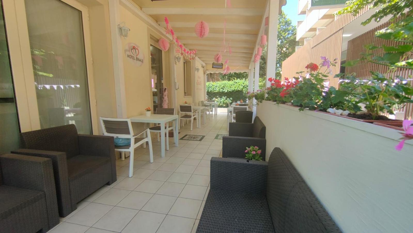 Hotel Eriale Rimini Eksteriør billede